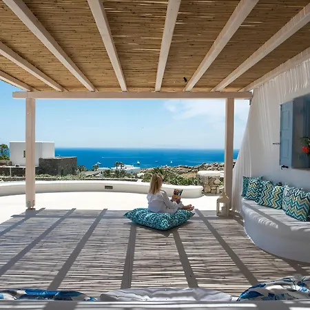 فيلة The Mykonian Escape بسارو